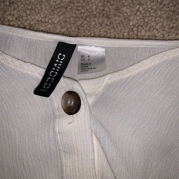 Divided Button-Up Blouse - Picture 2 of 3